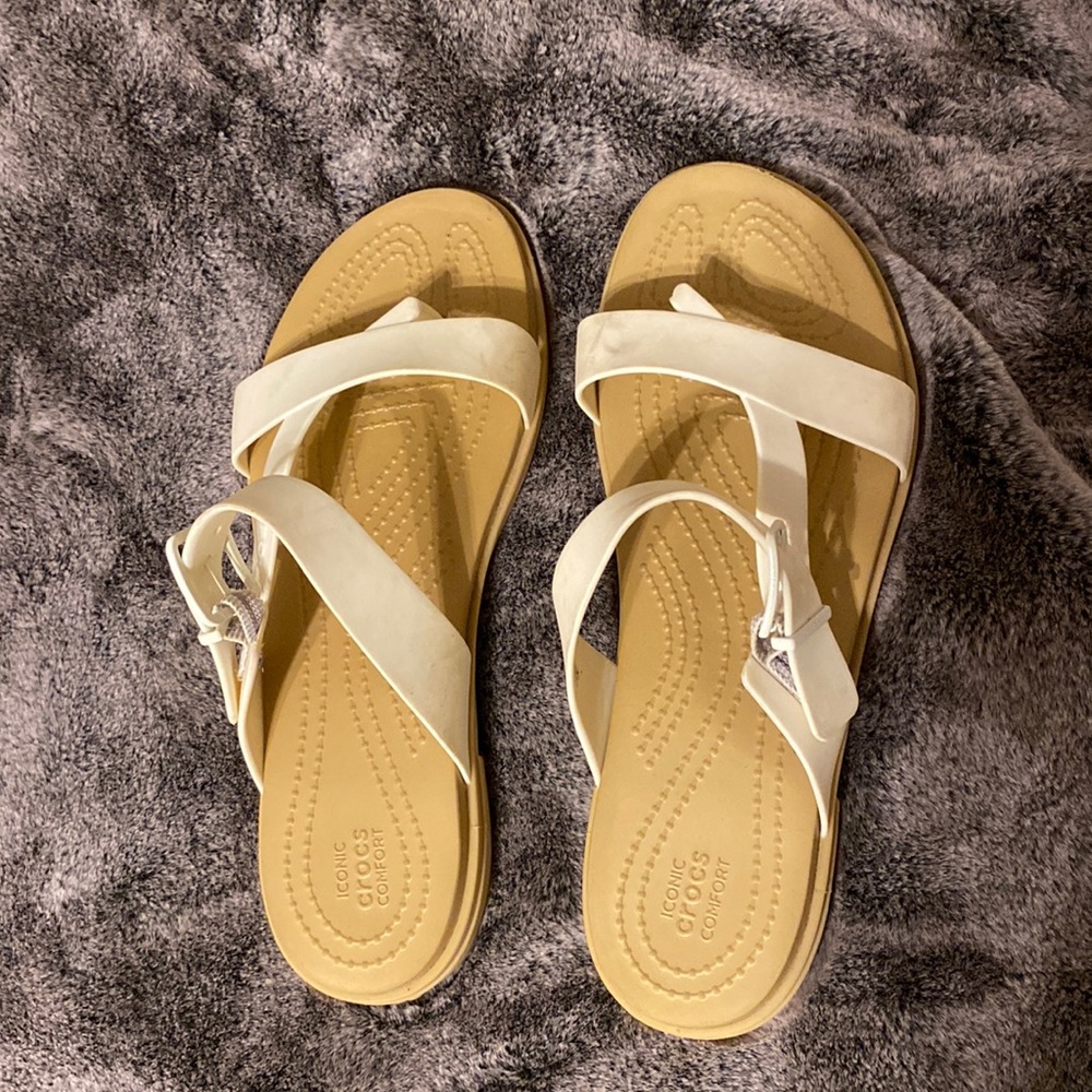 women’s croc sandals